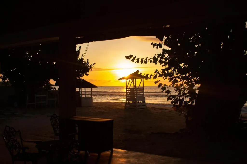 Merrils Deluxe Negril 2*,
