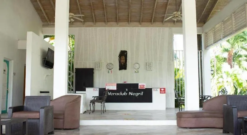 Merrils Deluxe Negril Hotel